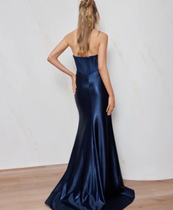 Tania Olsen Coroa - Image 2